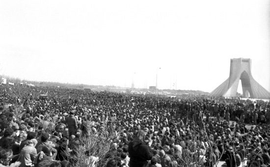 میتینگ سازمان چریکهای فدایی خلق ایران در میدان آزادی، بهار 1359
